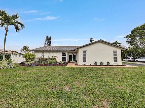 2nd image of 8519 Ramblewood Dr