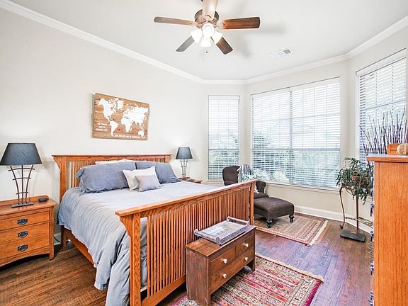 5th image of 2295 Sir Amant Dr