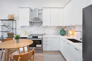 Sold by The InHouse Group