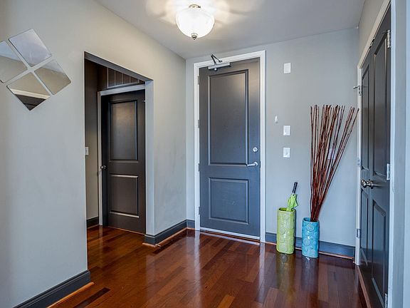 4th image of 601 Main St APT 410