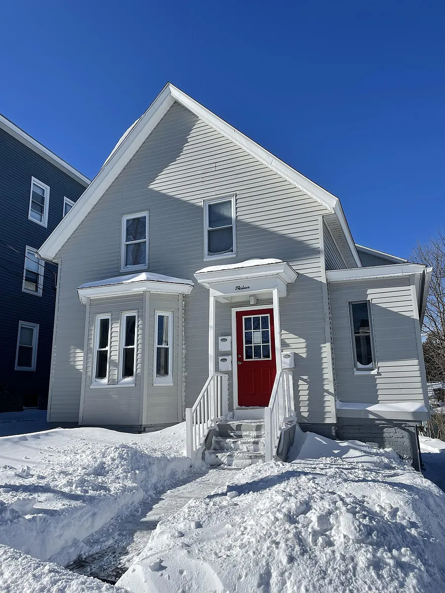 Building Photo - 13 Regan St #1