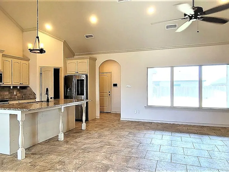 5234 Kemper St — Photo 2