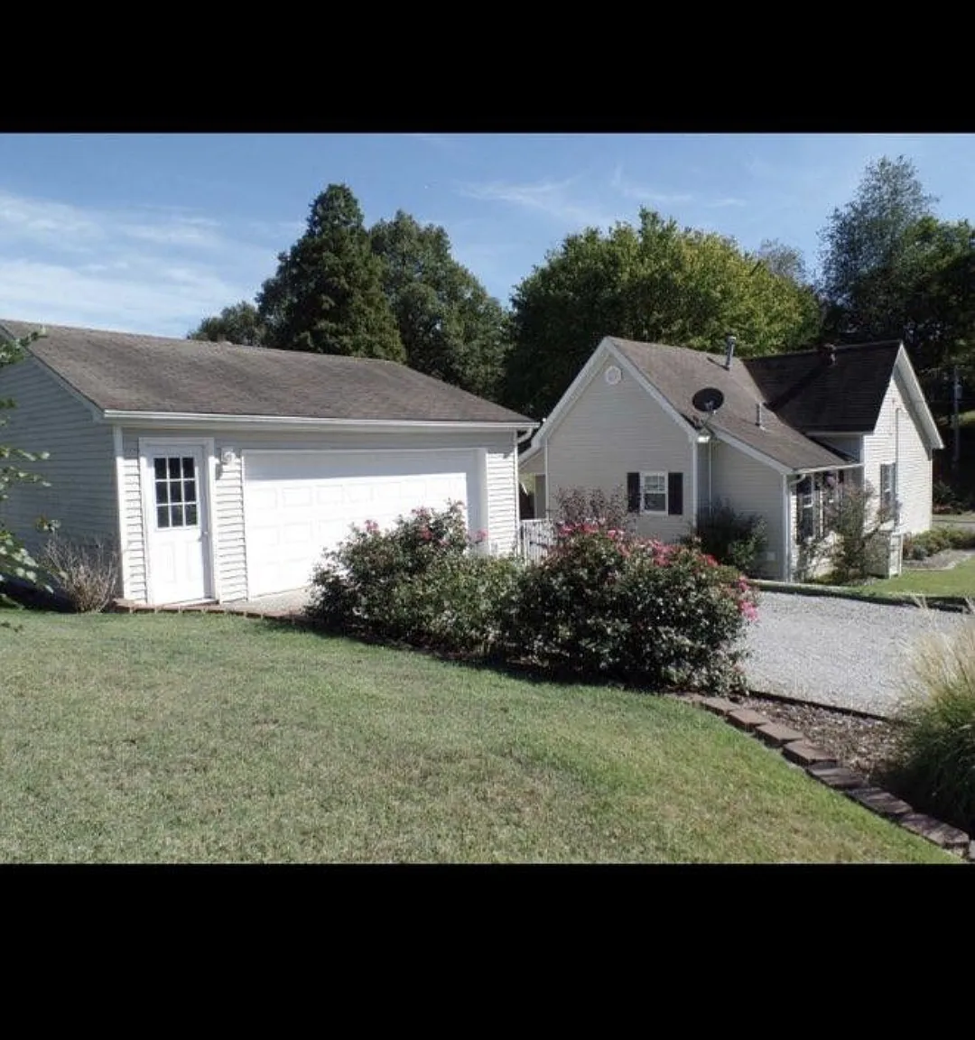 2 bed, 1230 sqft, $725 — Photo 1