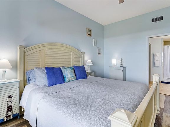 4th image of 403 Tarpon Ave APT 207