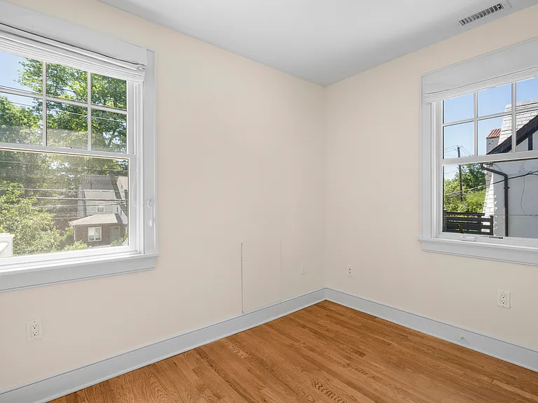 26 Vanderburgh Ave — Photo 29