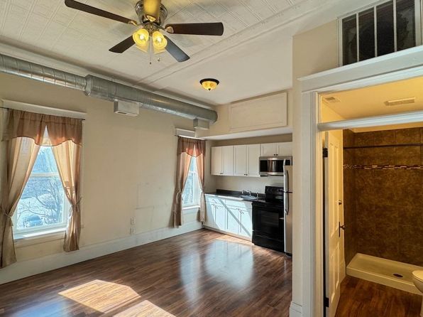 605 Bluff St APT 320