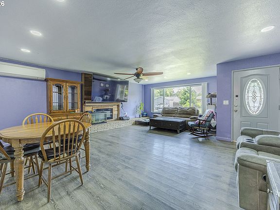 5th image of 620 Hughes St