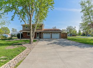 902 Warren St, Chenoa, IL 61726