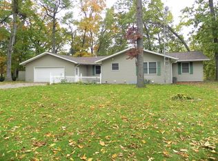 55740 Driftwood Dr, Colon, MI 49040