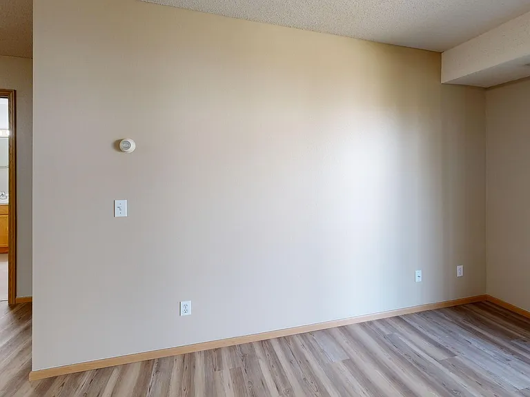 Dakota Park Apartments — Photo 19