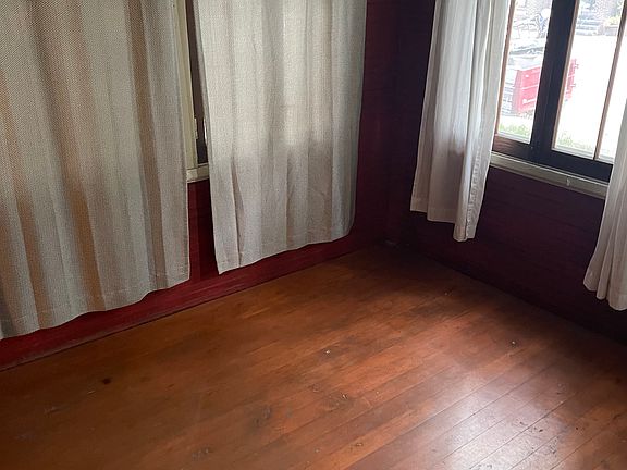 3rd image of 1918 3rd Ave S #1