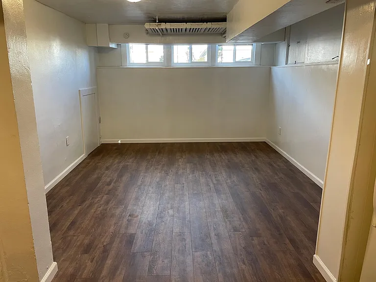 909 S College St #A — Photo 2