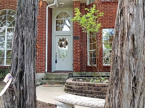 4th image of 721 Sleepy Hollow Dr