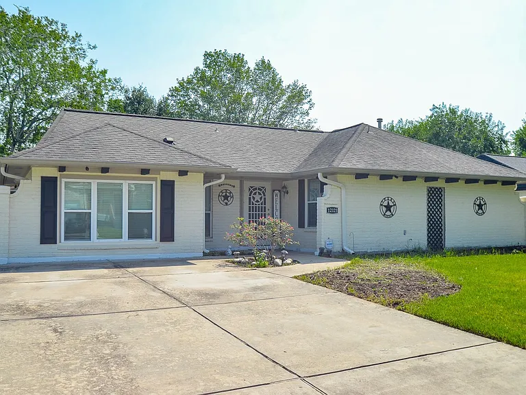 12123 Ryewater Dr — Photo 2