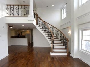 22 W Front St APT 402, Red Bank, NJ 07701