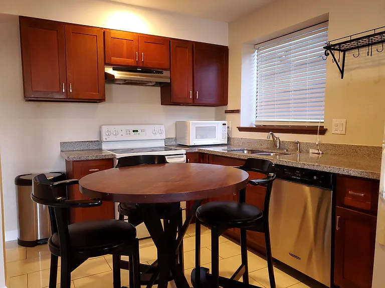 110 Florentia St #B — Photo 10