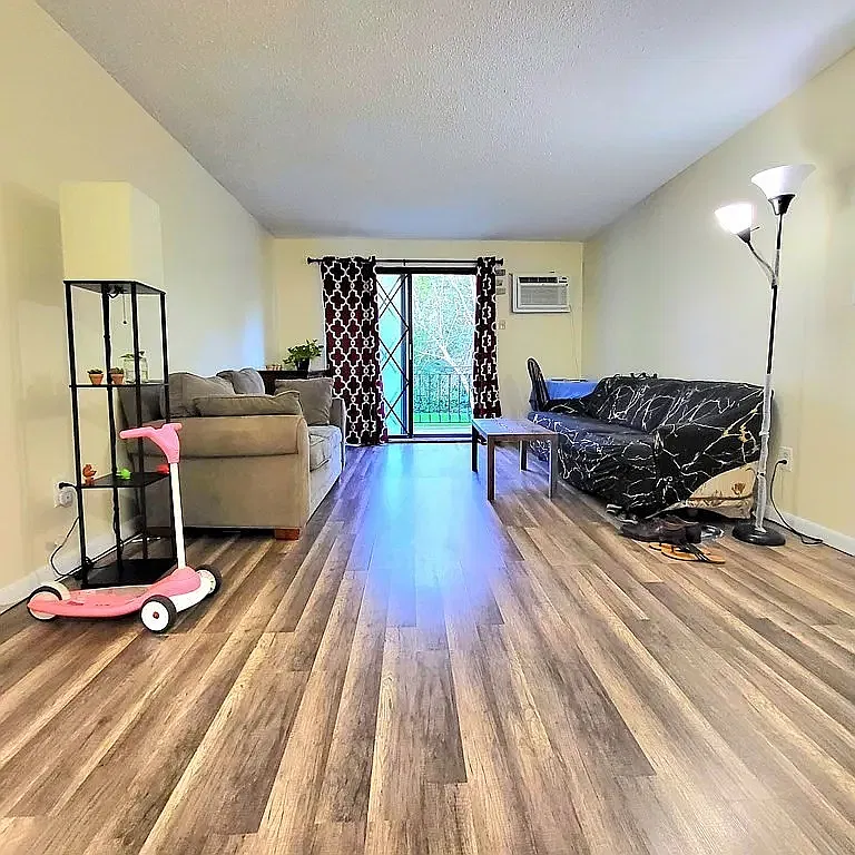 2 bed, 755 sqft, $1,995 — Photo 1