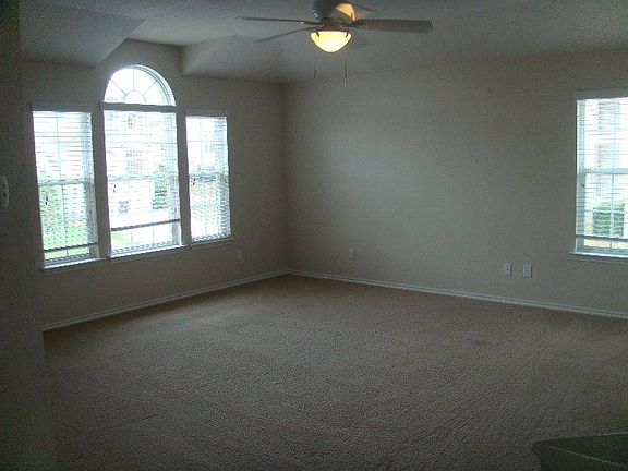5th image of 21130 Villa Valencia
