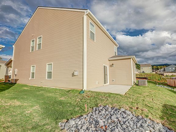 4th image of 21 Garnet Ct