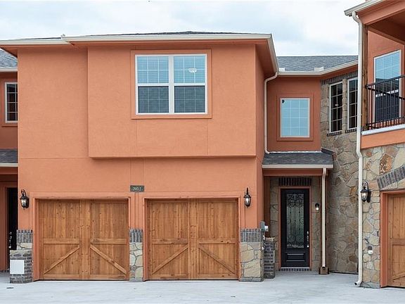 2nd image of 2665 Venice Dr Unit 2
