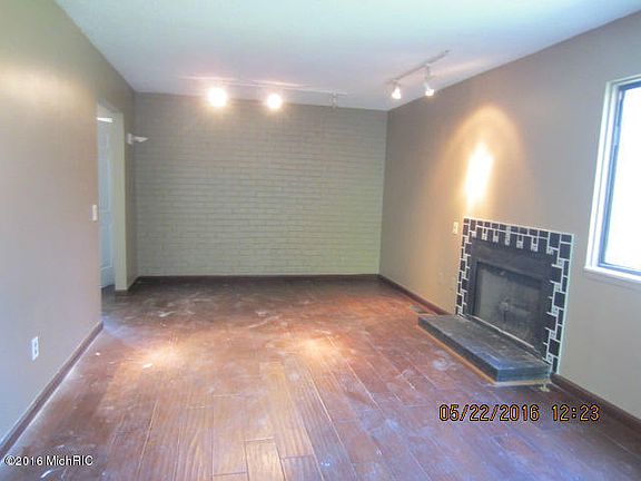 4th image of 222 Lochcarren Ct