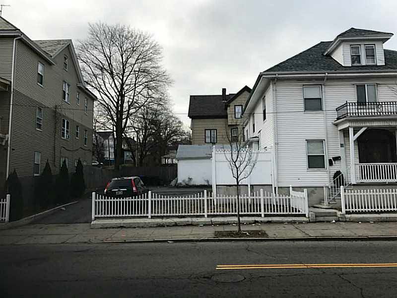 2nd image of 60 Academy Ave