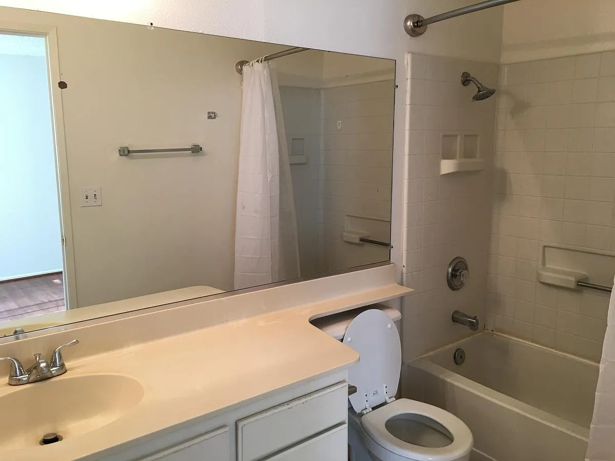 8327 Vineyard Avenue — Photo 3