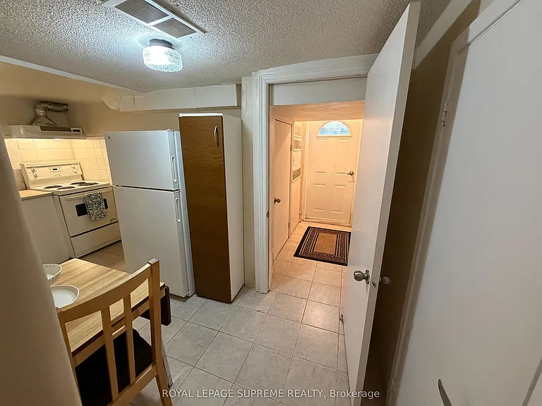 1074 Briar Hill Ave #BASEMENT — Photo 3
