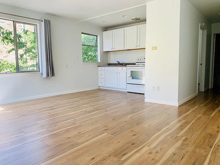 523 E Denny Way #10 — Photo 3