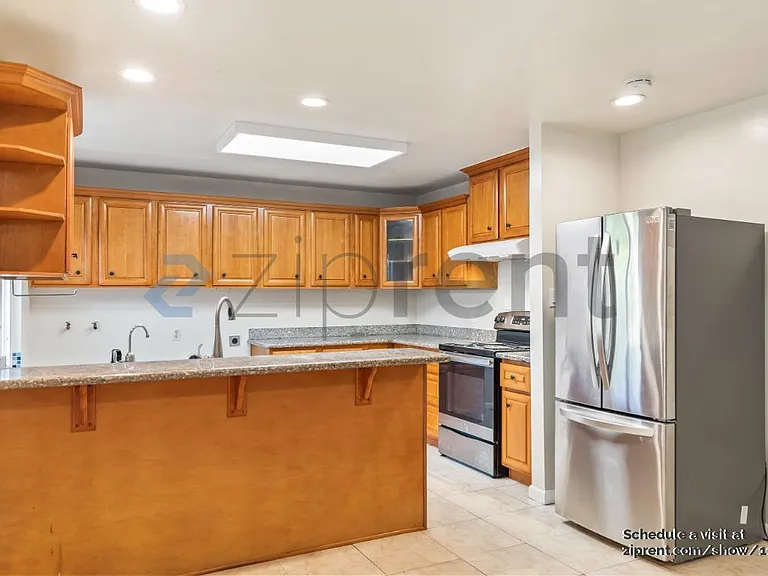 685 Carmar St — Photo 14