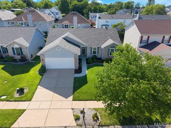8321 Weber Terrace Dr, Saint Louis, MO 63123