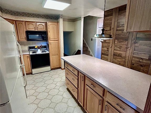 4th image of 6779 Glenallen Ave