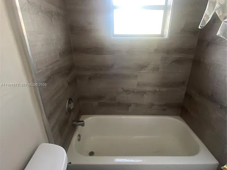 13500 NE 3rd Ct #205 — Photo 5
