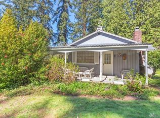8720 NE Seaview Ave, Indianola, WA 98342
