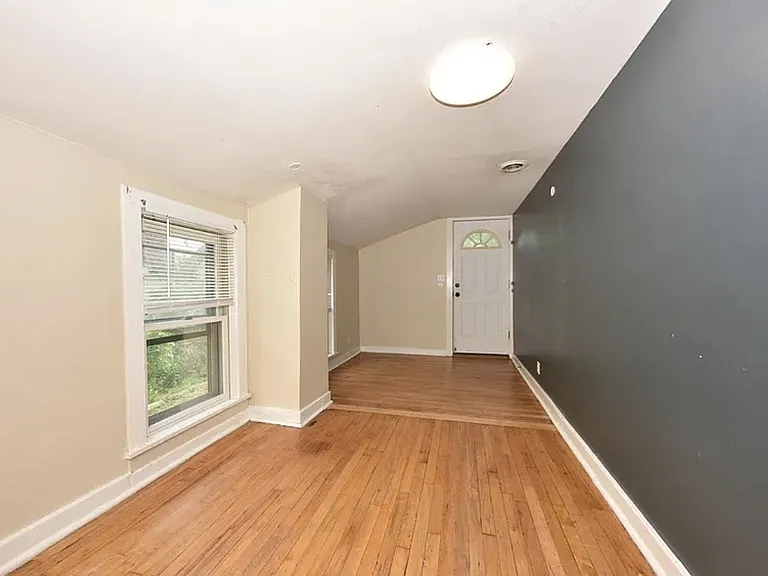 1818 N Arlington Pl — Photo 7