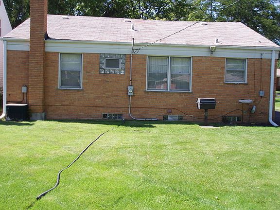5th image of 435 Granville Ave