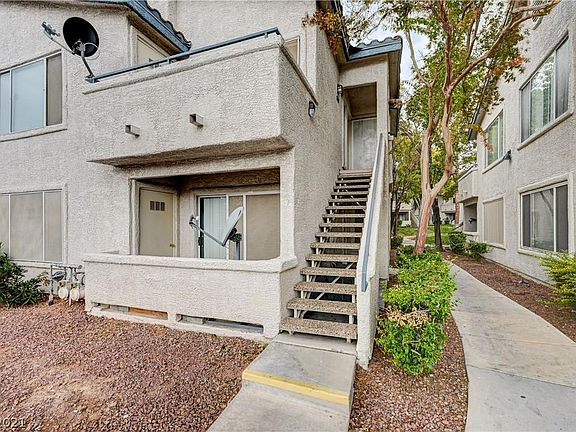 2nd image of 3050 Tarpon Dr Unit 201