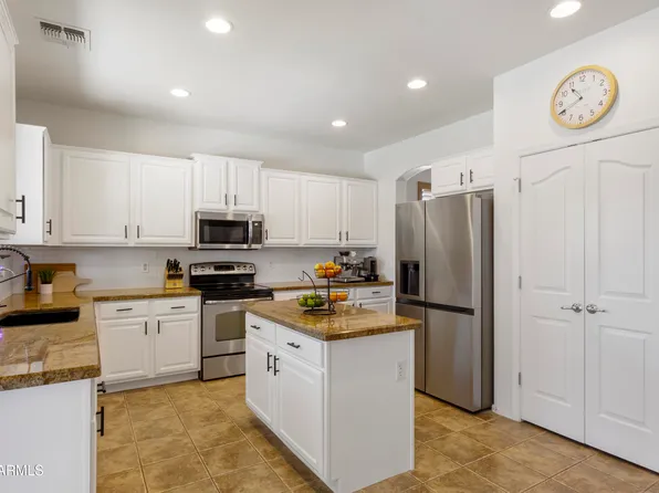 4325 E VALLEJO Court, Gilbert, AZ 85298