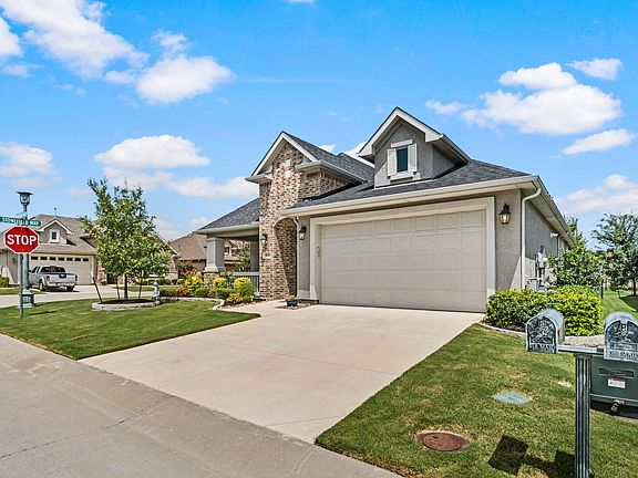 3rd image of 9624 Heartwood Dr