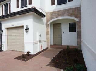 10911 W 33rd Ln, Hialeah, FL 33018