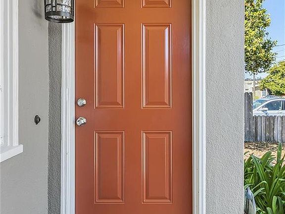 2nd image of 611 33rd St