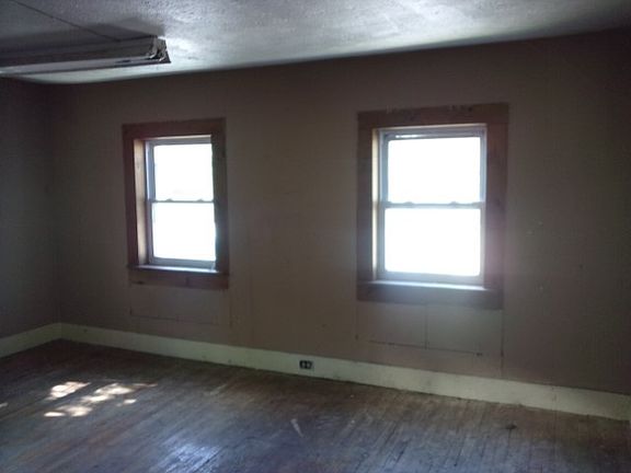 3rd image of 38 N Main St