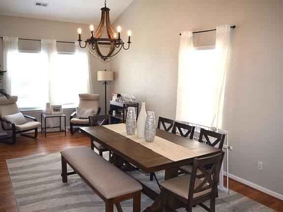 3rd image of 3108 Guardhouse Cir