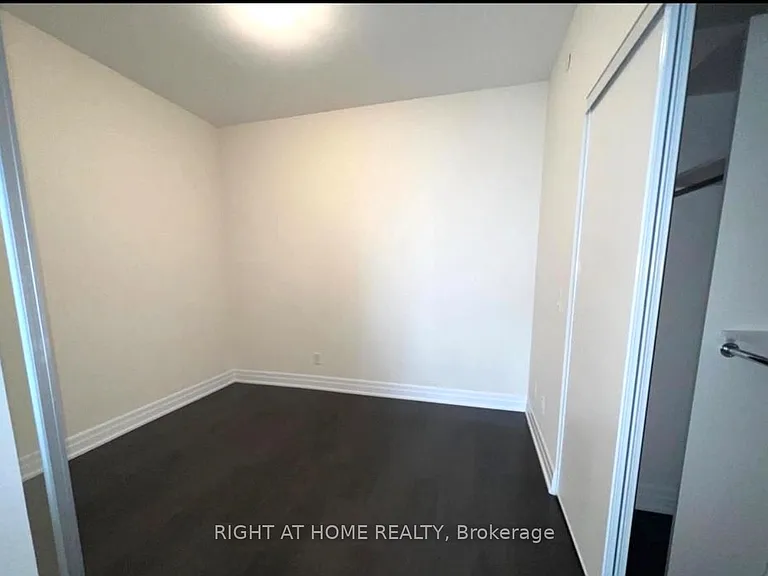 9075 Jane St #704 — Photo 14