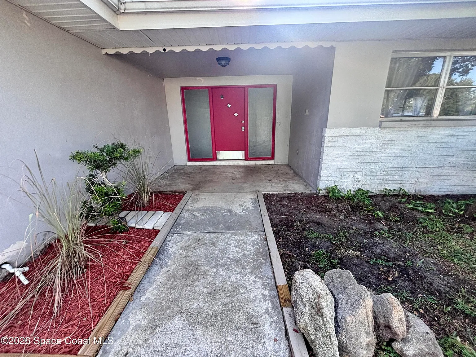 3 bed, 2.0 bath, 1963 sqft, $2,200 — Photo 4