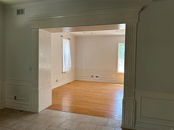5th image of 2721 Salena St