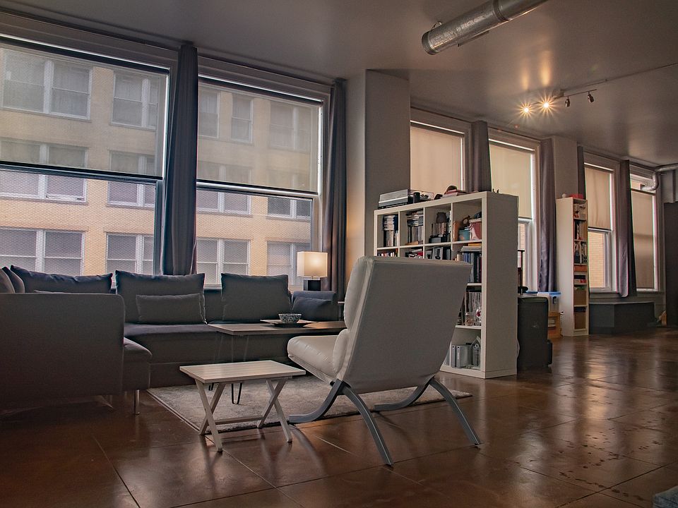 1st image of 215 W 7th St APT 1002