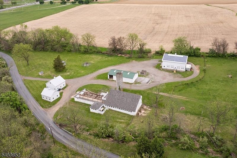 1st image of 80 Valley Crest Rd