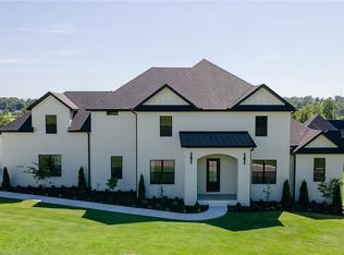 2608 NE Waterfall Ave, Bentonville, AR 72713