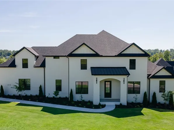 2608 NE Waterfall Ave, Bentonville, AR 72713
